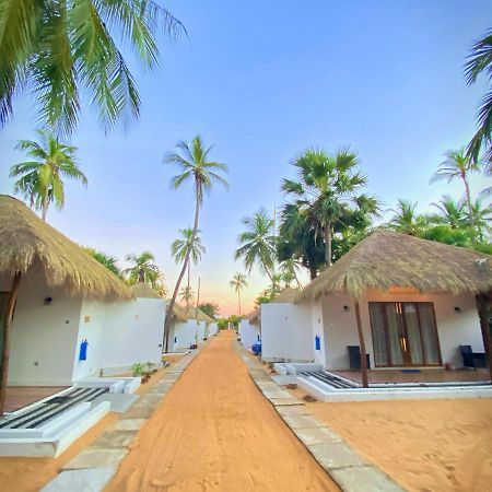 The Blue Lagoon Resort カルピティヤ エクステリア 写真