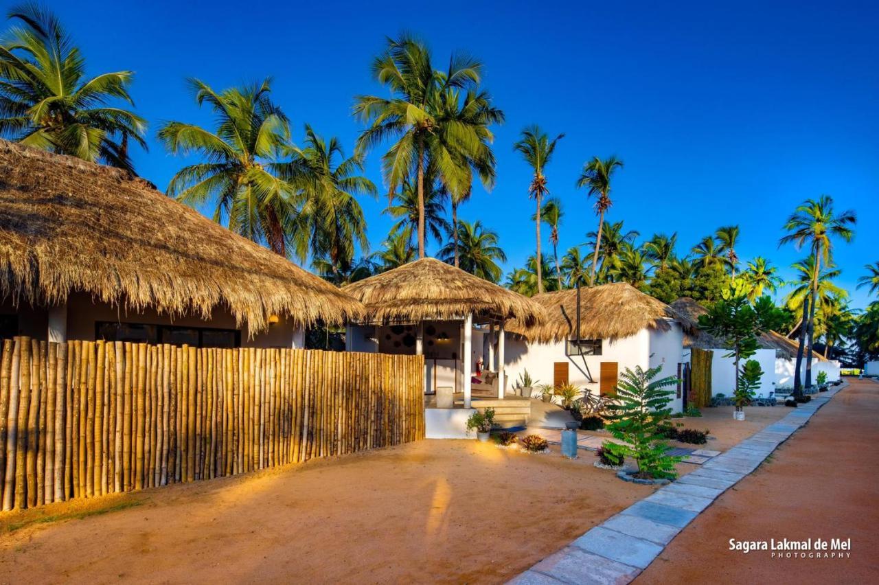 The Blue Lagoon Resort カルピティヤ エクステリア 写真