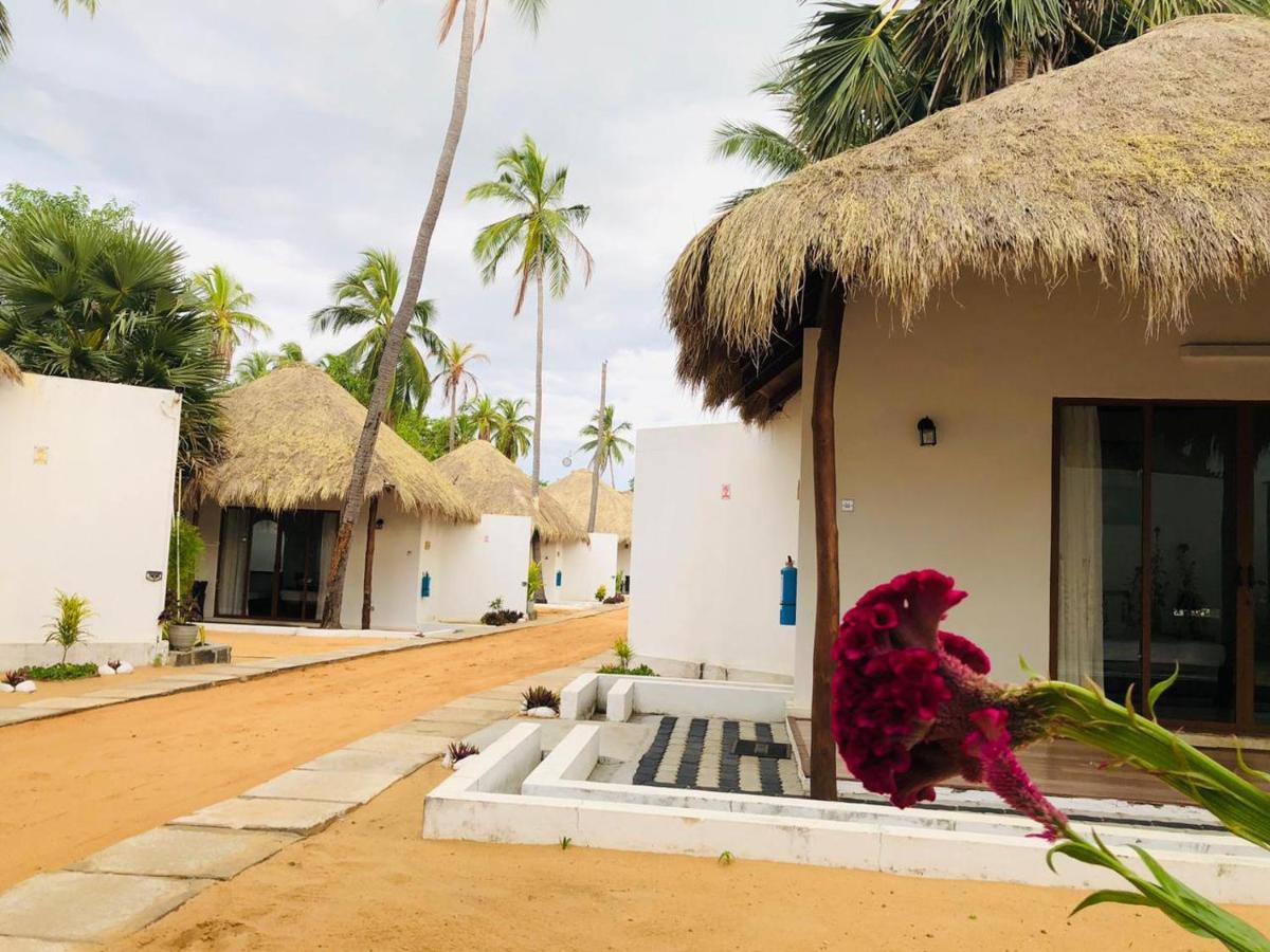 The Blue Lagoon Resort カルピティヤ エクステリア 写真